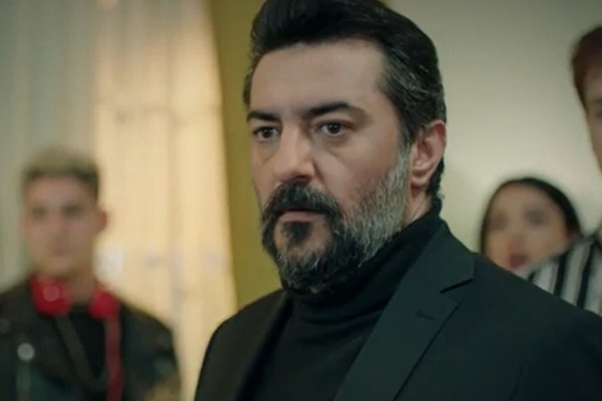 Celil Nalçakan como Akif Atakul en "Hermanos" (Foto: NG Medya)