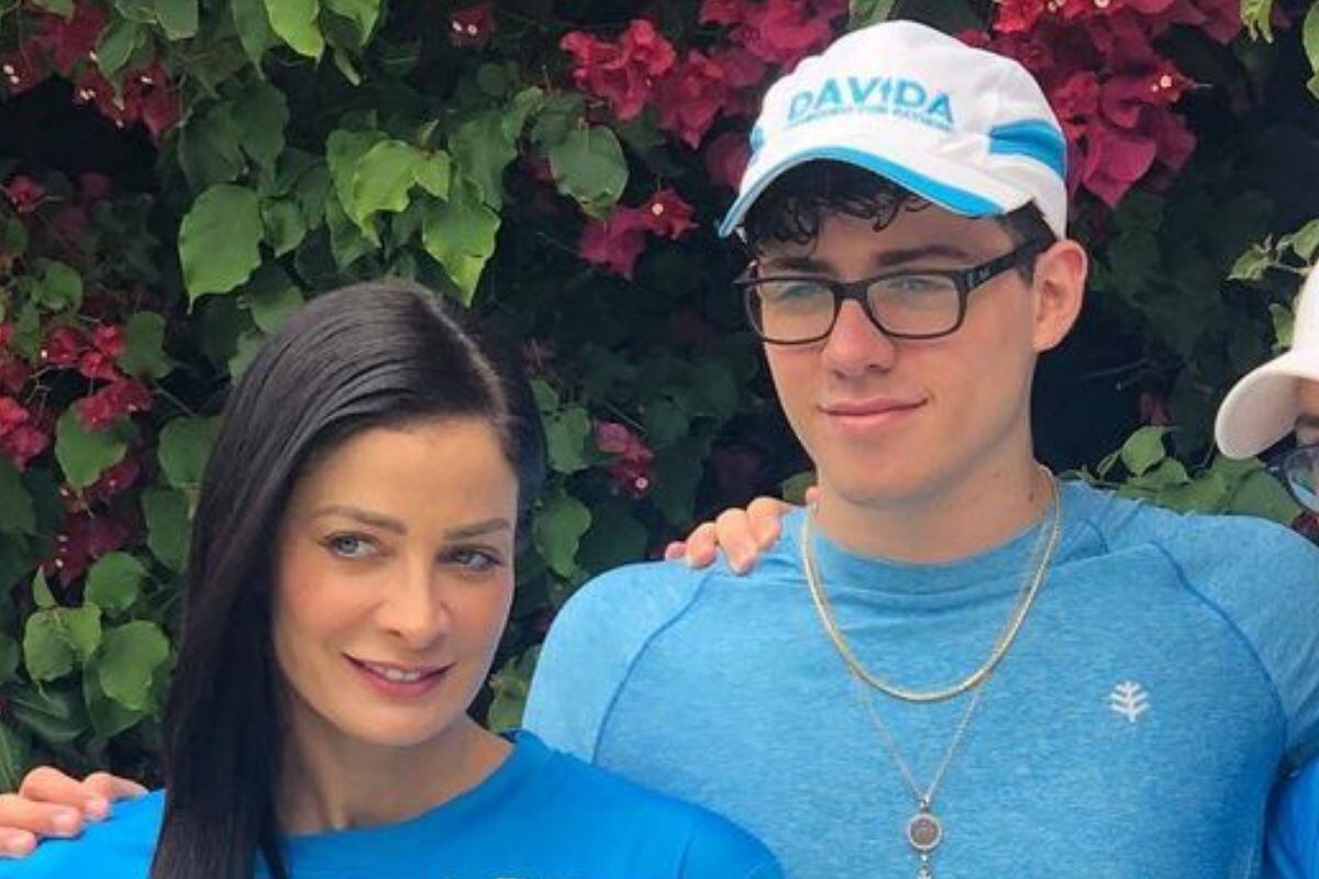 Dayanara Torres y Cristian Muñiz (Foto: Dayanara Torres / Instagram)