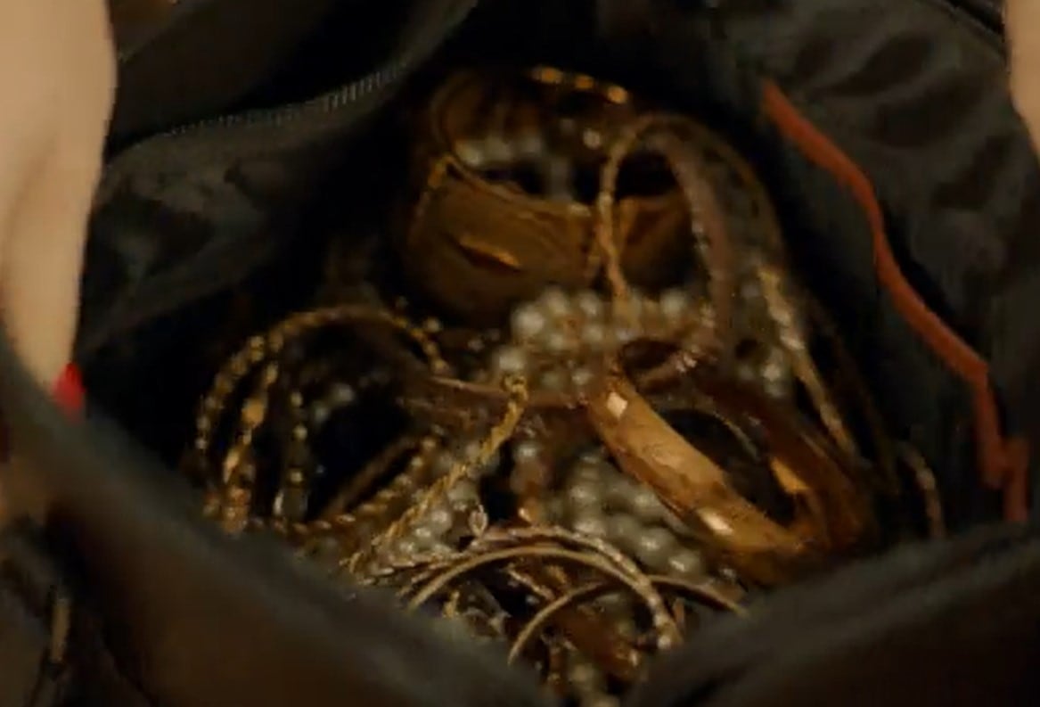 Züleyha vende sus joyas. (Foto: Tims & B Productions)