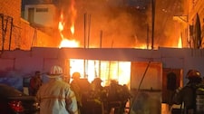 Feroz incendio arrasó almacén hecho con drywall en Lince