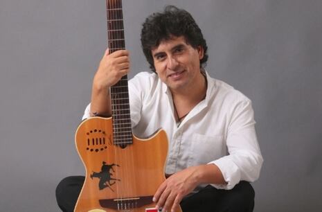 William Luna sopla 38 velitas junto a grandes amigos de la música