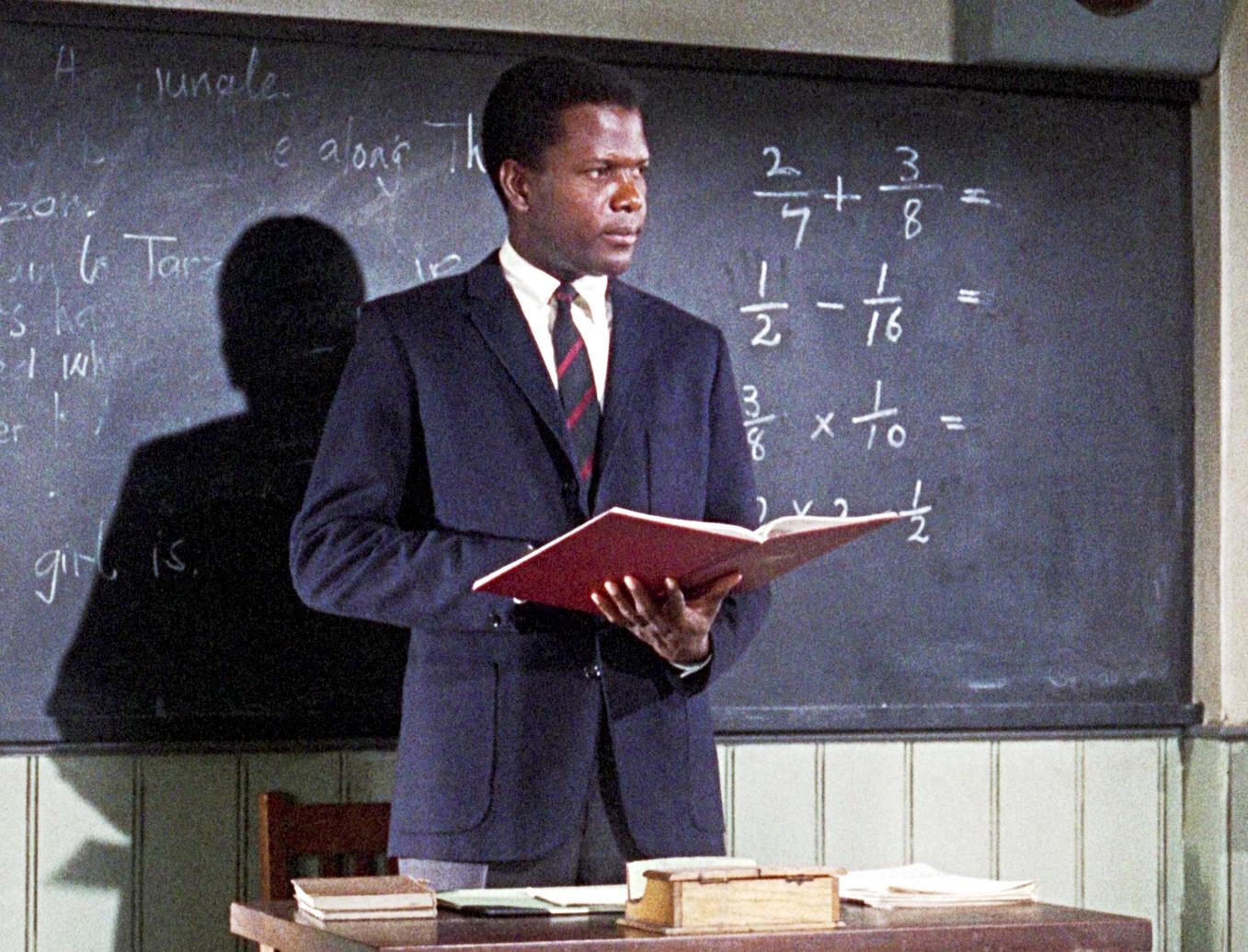 Sidney Poitier encarnó al profesor Mark Thackeray en Al maestro, con cariño (1967)