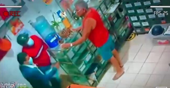 Dos delincuentes armados hirieron de un balazo a un empresario ferretero por cadena de oro.