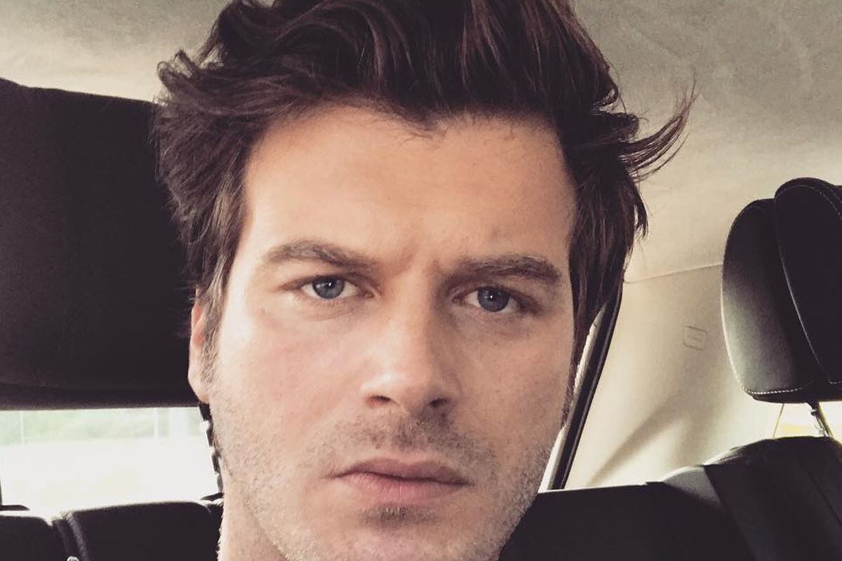 Kıvanç Tatlıtuğ también destacó en la secundaria como jugador de baloncesto. (Foto: Kıvanç Tatlıtuğ / Instagram)