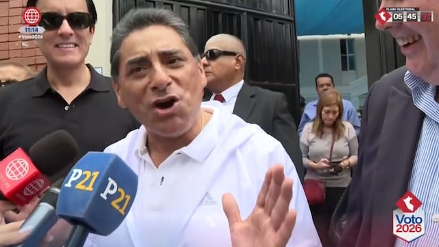 Carlos Álvarez votó y bromeó sobre el flash electoral