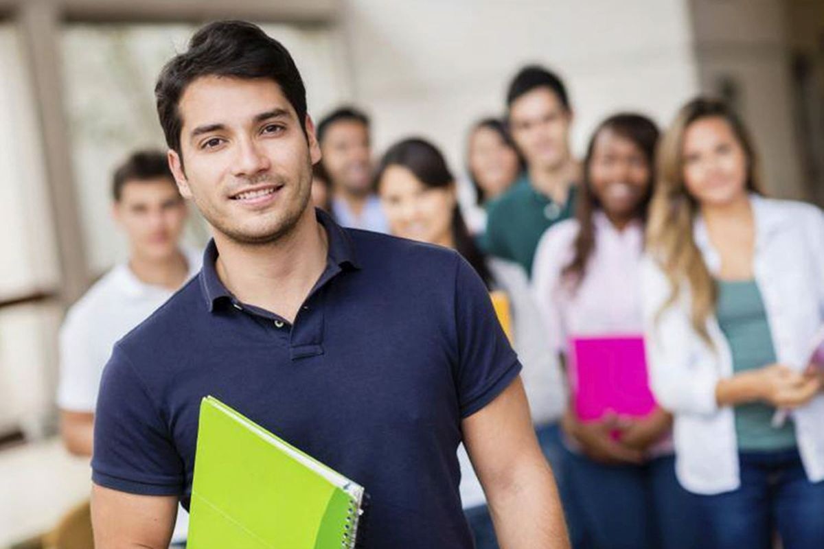 Especialista recomienda seleccionar instituciones y carreras que garanticen una rápida inserción laboral. (Foto: Andina)