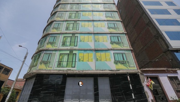 ¡Indignante! Gigantografía cubriría un almacén clandestino de diez pisos en el Cercado de Lima