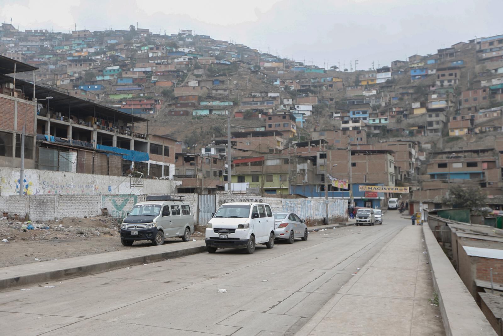 En este lugar había un paradero. Hoy luce vacío desde hace dos días. | Foto: Violeta Ayasta / Diario Trome.
