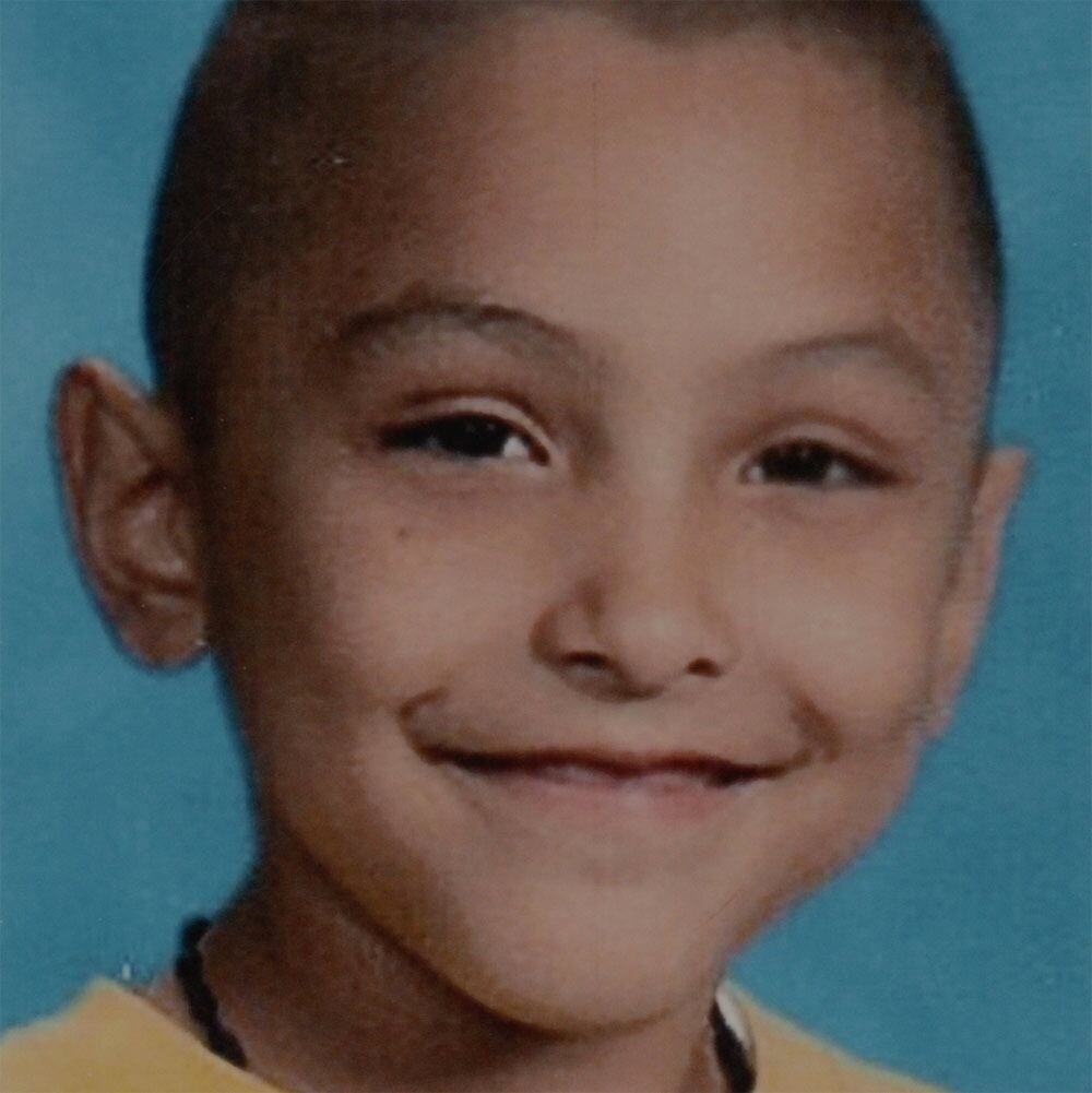 Gabriel Fernández, un niño de ocho años que murió en mayo de 2013 después de ser severamente maltratado y torturado por su madre y su novio, quienes fueron arrestados y condenados por su muerte (Foto: Netflix)