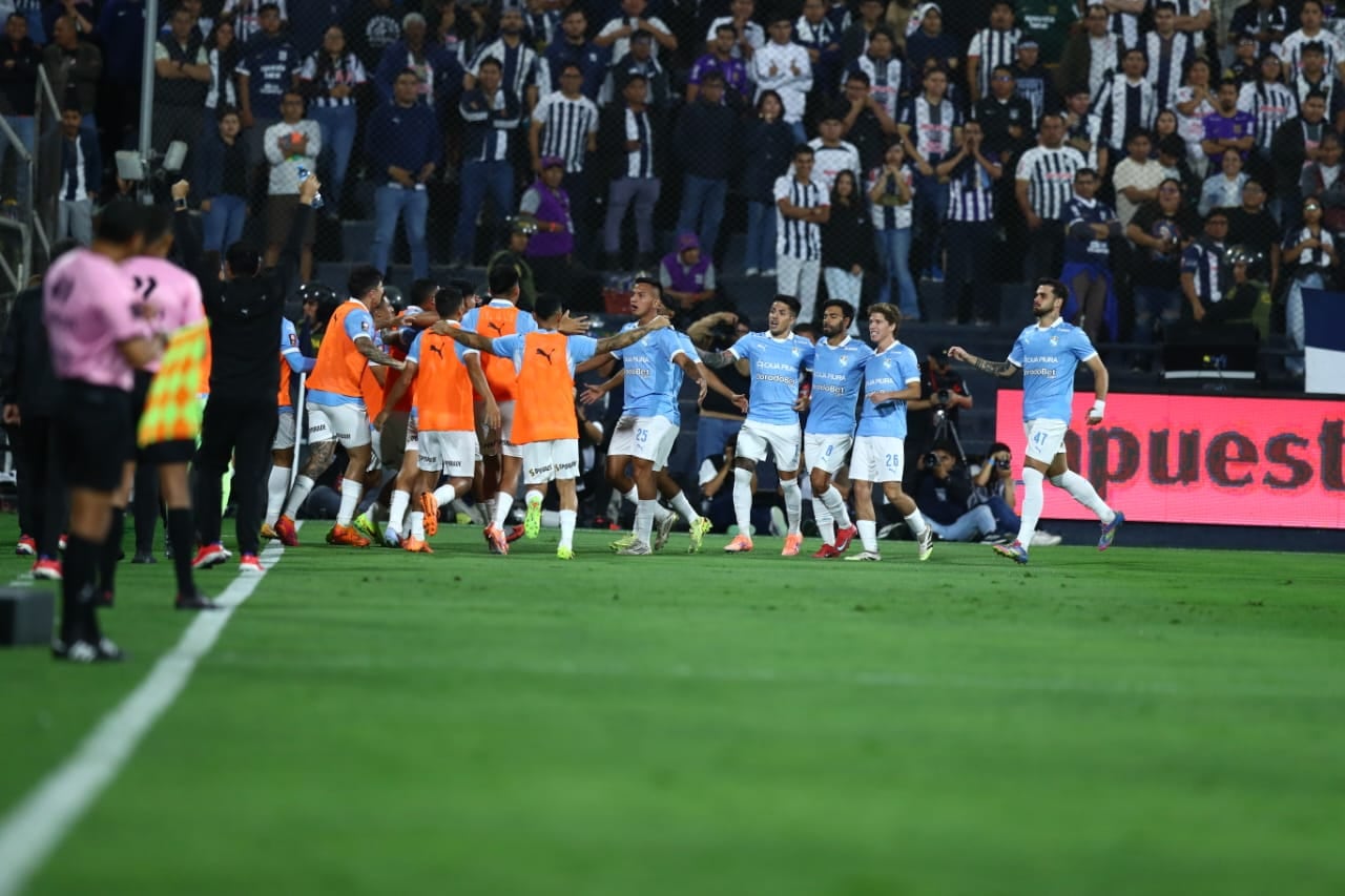 Cristal celebra en el estadio de Matute. (@gec)