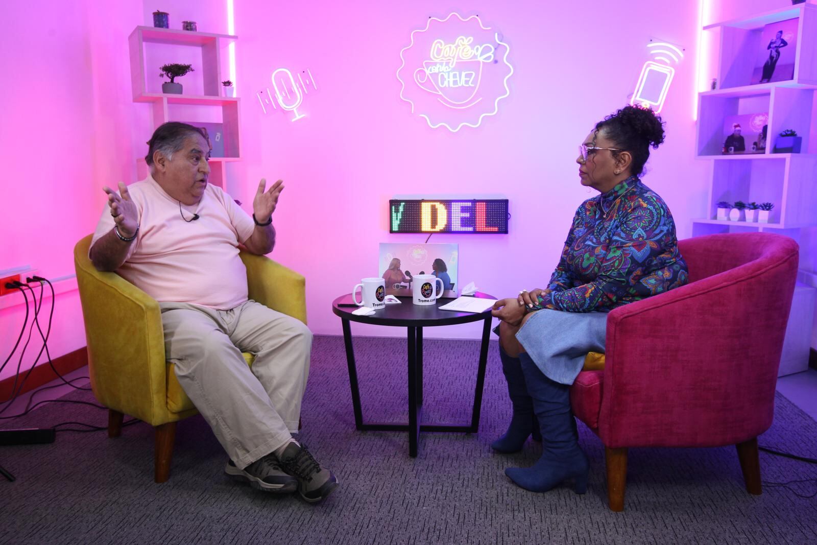 Javier Santagadea en el Café con la Chevez. Foto: Yodashira Pérez/@photo.gec