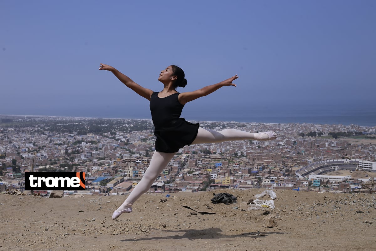 Jovencitas bailan ballet en los cerros de San Genaro de Chorrillos.