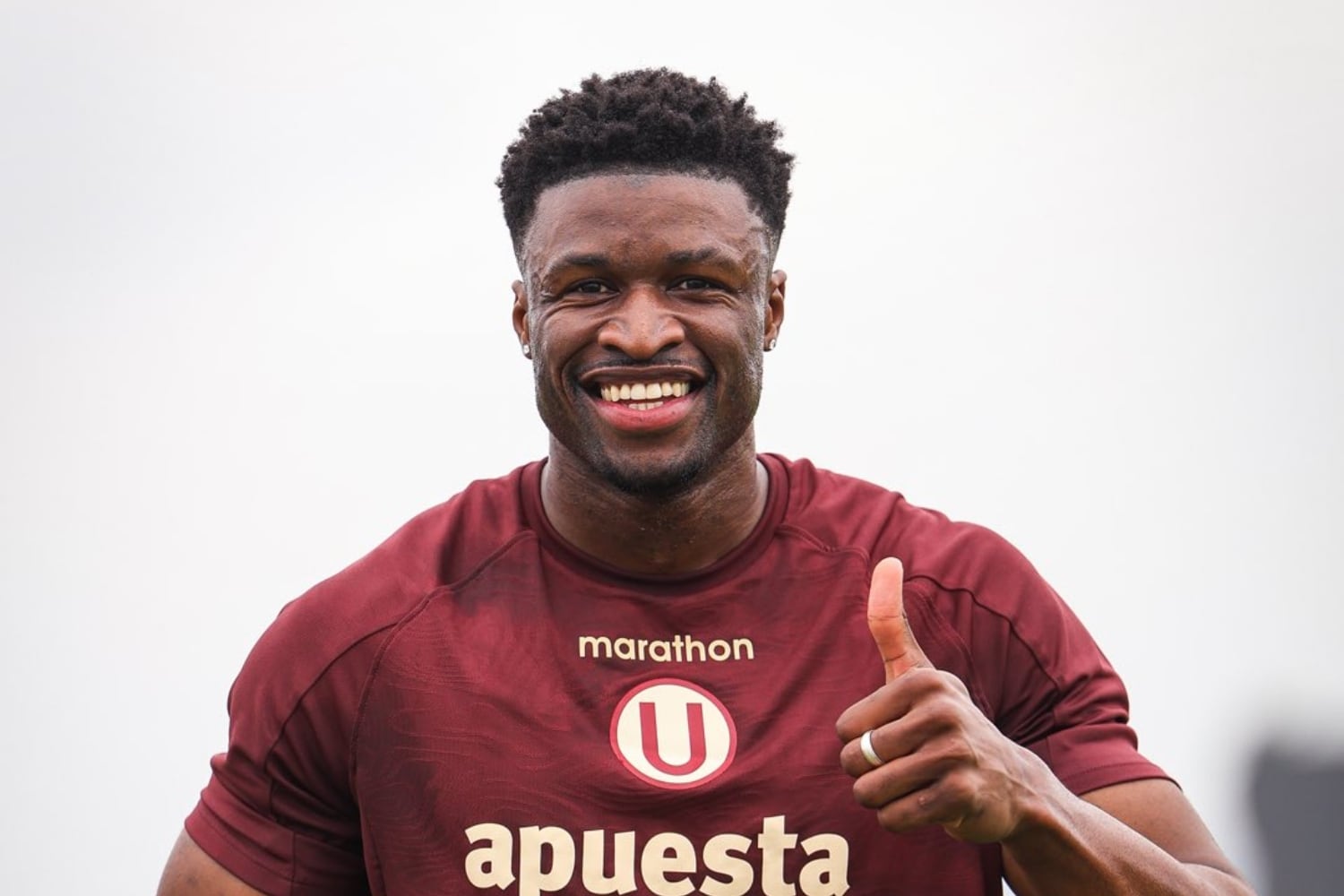 Sekou Gassama aún mantiene un vínculo con Universitario. (Foto: Universitario)