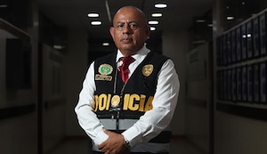 Coronel Víctor Revoredo es designado agregado policial en Chile en busca del líder de ‘Los Pulpos’