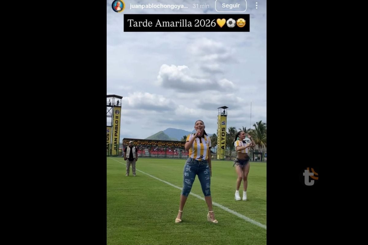 Pamela Franco también participó de la 'Tarde Amarilla' (@JuanpabloIIcollege)