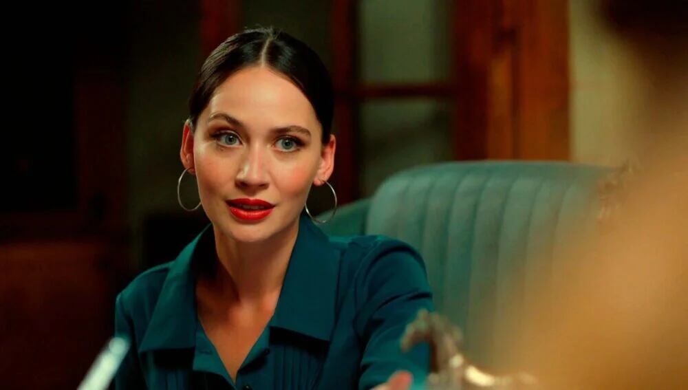 La actriz İlayda Çevik como Betül Arcan Yaman en "Tierra amarga" (Foto: Tims & B Productions)