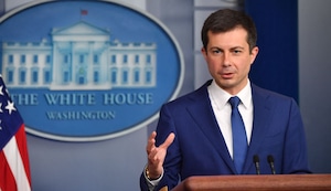 Estados Unidos: El secretario de Transporte Pete Buttigieg y su esposo presentan a sus gemelos