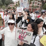 Padres protestan frente al Liceo Naval tras presunta agresión