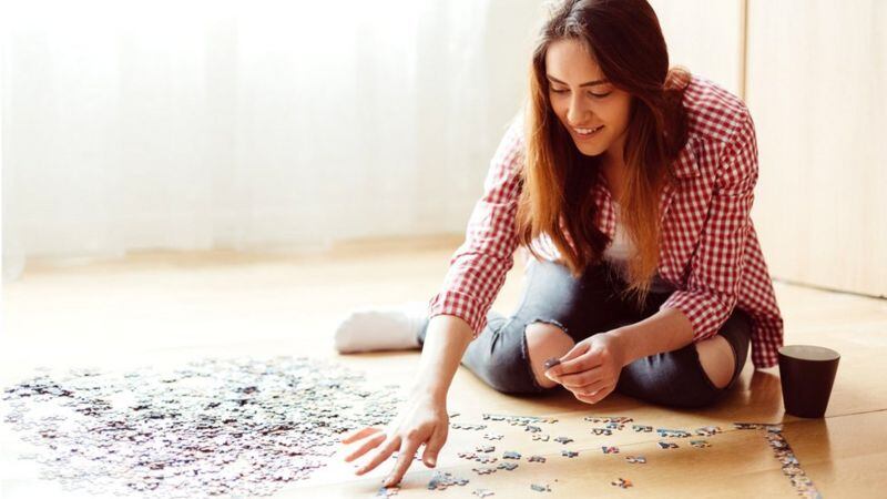 Agilizar la mente con rompecabezas.