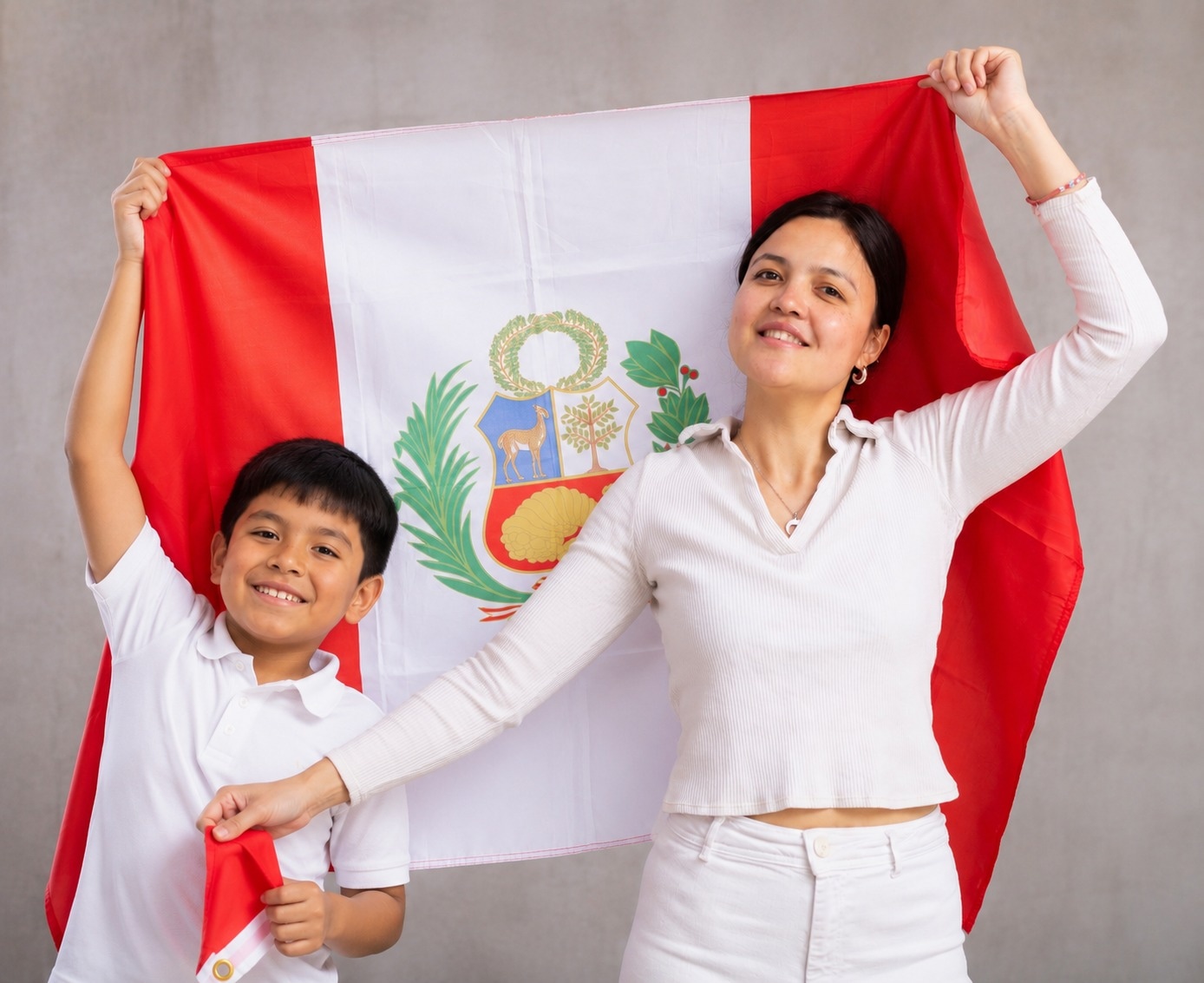 Los padres son el primer referente y sus comportamientos influyen en la forma en que los chicos aprenden a valorar sus raíces y su entorno. Foto: IA/iStock