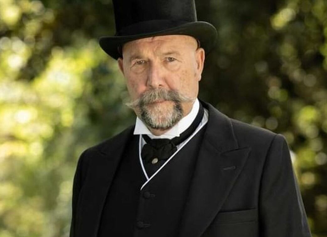 Alberto González en su papel de el Barón en "La promesa" (Foto: Alberto González/Instagram)