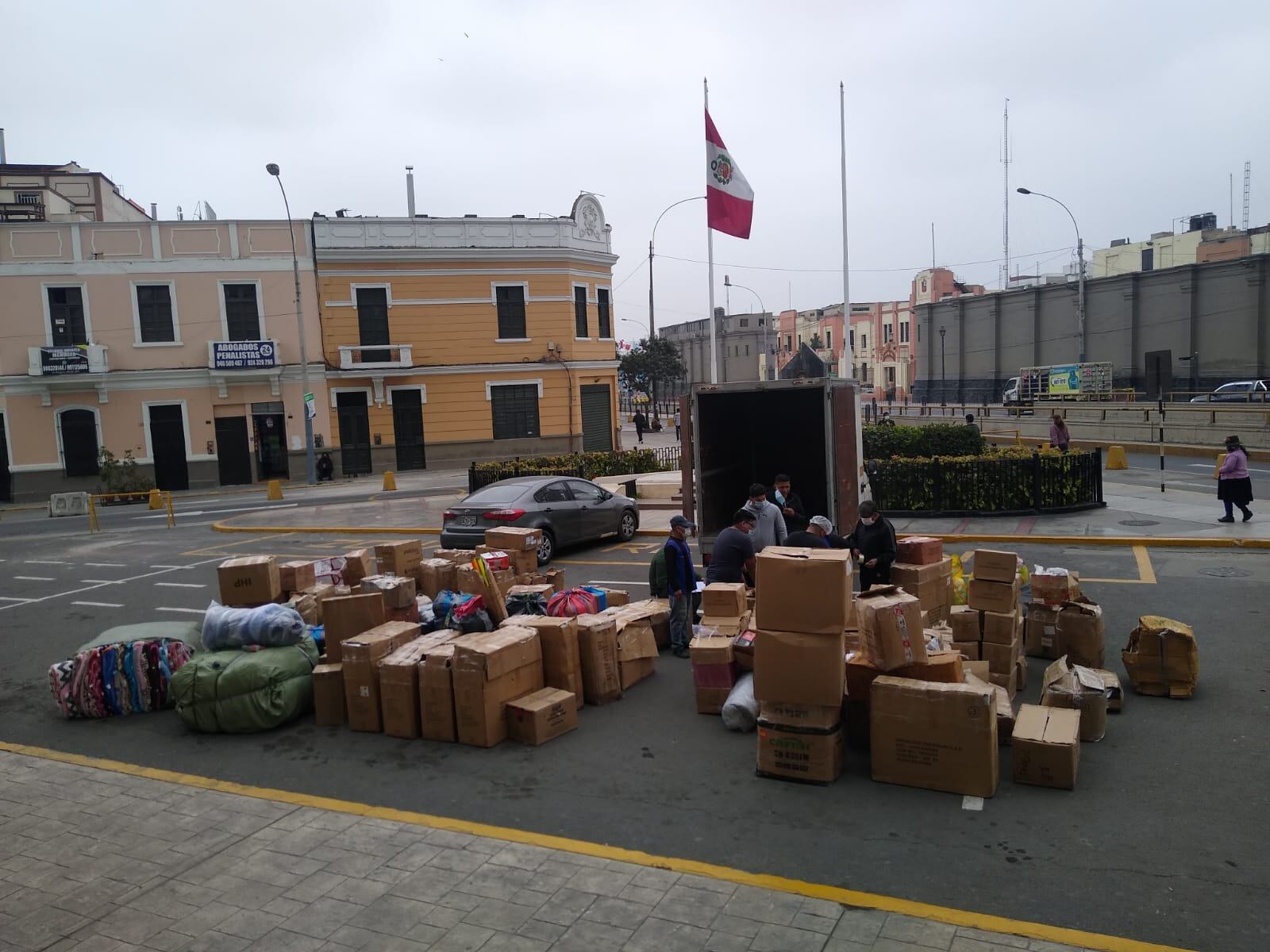 Camión lleno de encomienda fue recuperado por la policía (PNP)