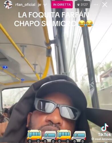 Jefferson Farfán transmite en vivo su viaje en micro.