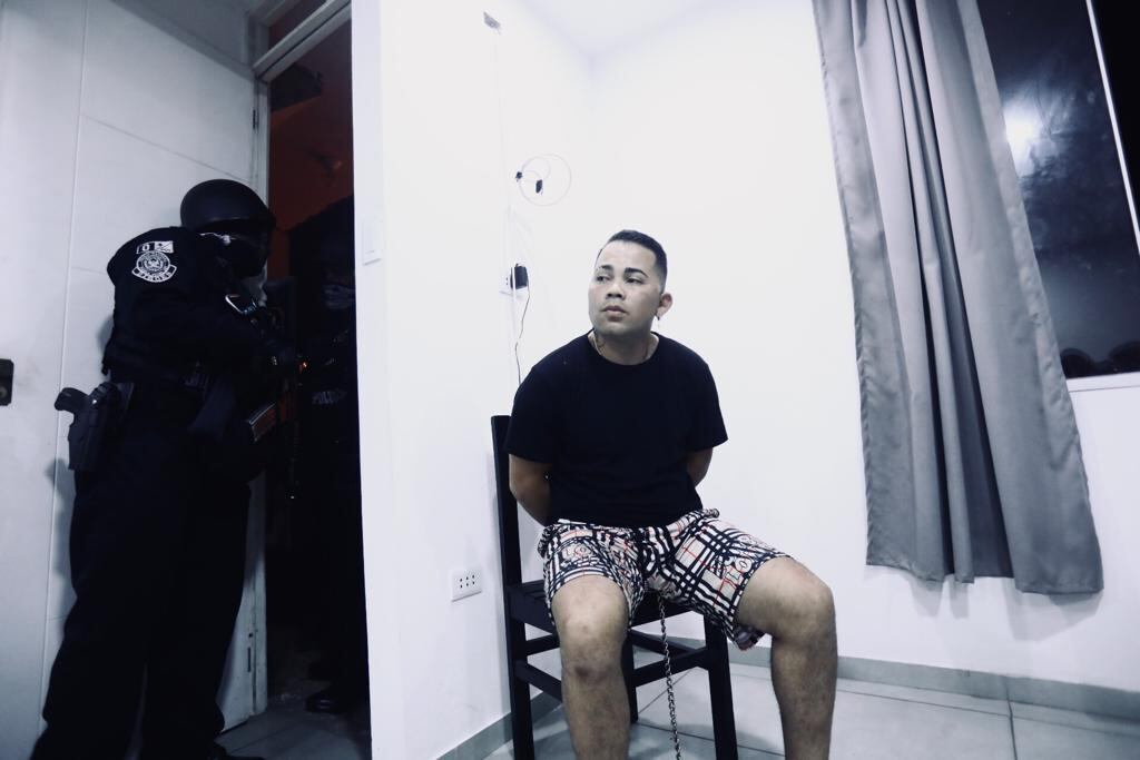 En operativo policial detienen a integrantes de una banda de extorsionadores venezolanos y de trata de personas en San Juan de Miraflores.
Fotos: César Grados/@photo.gec