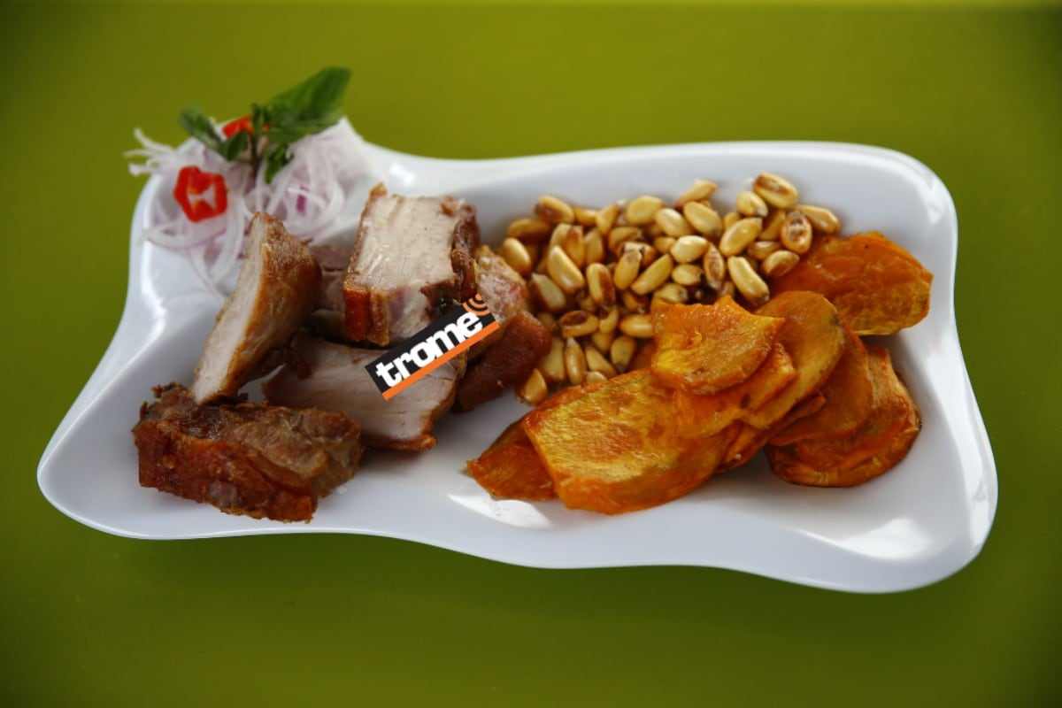 La carne de cerdo es nutritiva y práctica para preparar muchas delicias como el chicharrón. Porcicultores indican que el sello de la campaña 'Come cerdo come sano' da respaldo de su calidad. (Entrevista: Isabel medina / Foto: Hugo Curotto /Trome)