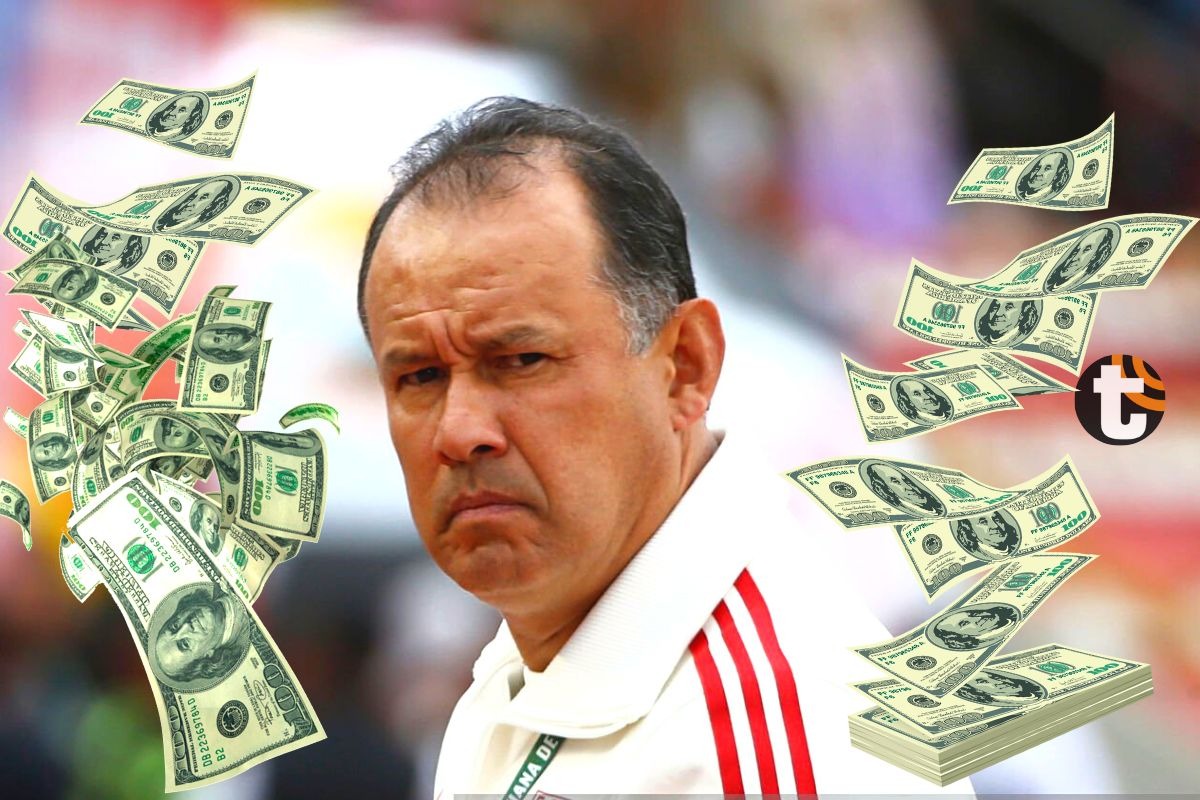 Juan Reynoso se llevaría millonaria indeminazación si rescinden su contrato (Foto: EFE)