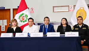 Ministro del interior anuncia protección permanente a fiscal por amenazas de delincuentes: “Nos han declarado la guerra”