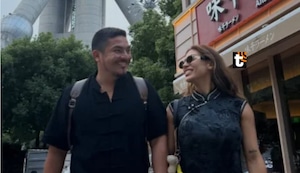 Erick Elera, su esposa Allison Pastor y sus hijos se fueron de vacaciones a Disney de China