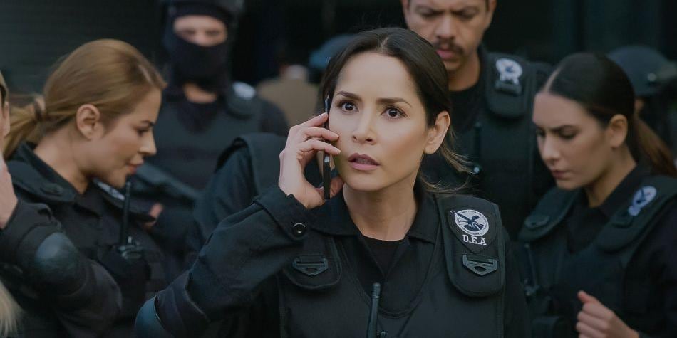 Carmen Villalobos en su papel de Catalina Santana durante la temporada 3 de "Sin senos sí hay paraíso". (Foto: Telemundo)