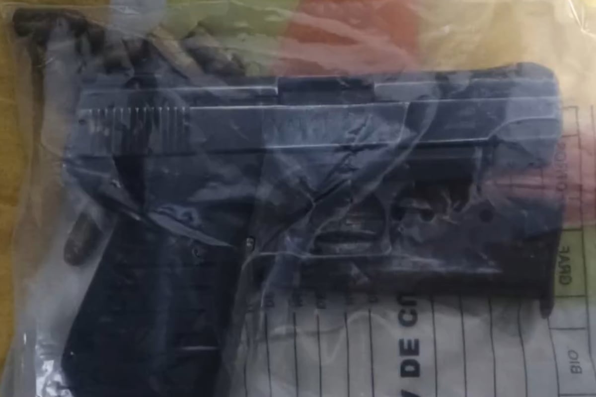 Durante el operativo en Independencia, la PNP halló armas de fuego. (Foto: Captura/América Noticias)