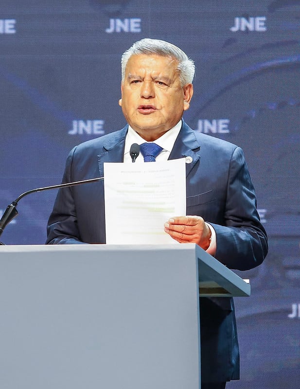 Candidato César Acuña participó este miércoles en la sexta y última fecha del ciclo de debates del JNE (Foto: JNE)