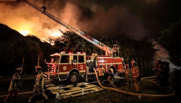 Controlan incendio en la Costa Verde