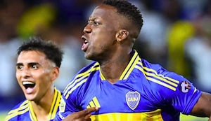 Luis Advíncula ya tendría definido su futuro en Boca Juniors: ¿Se queda o se va?
