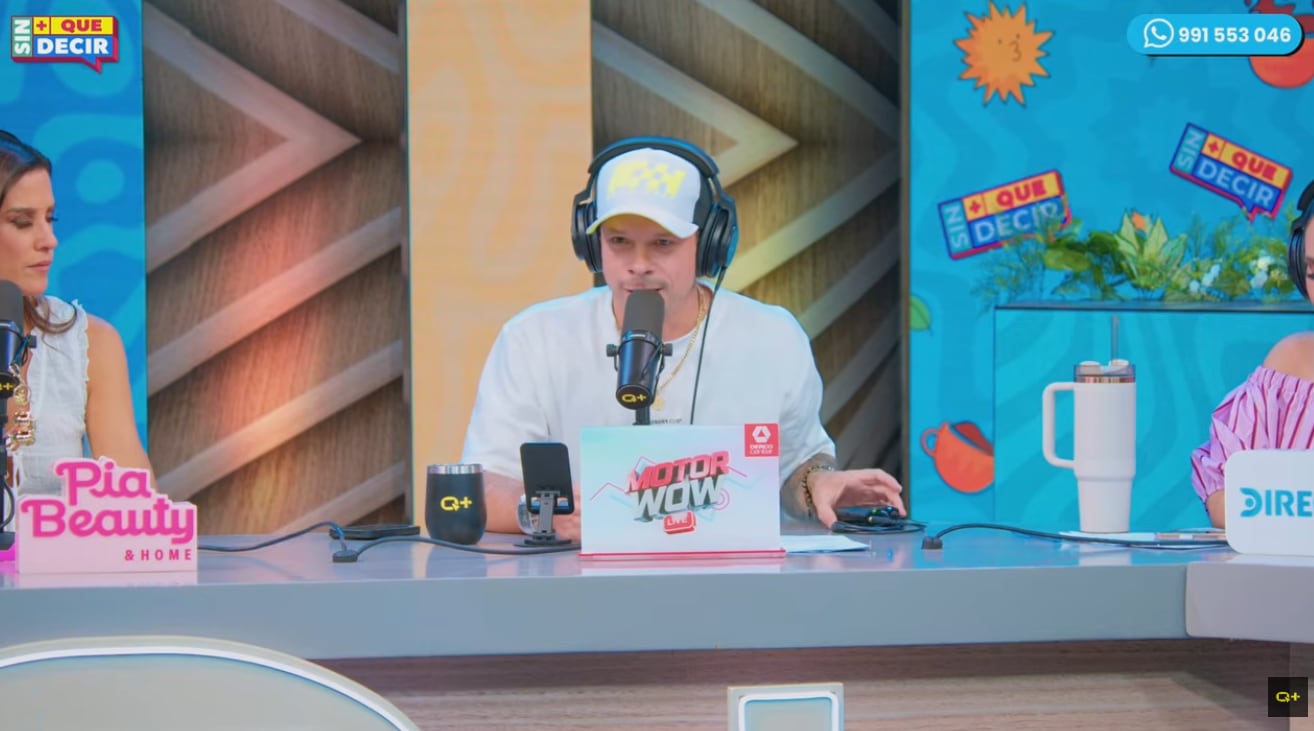 Mario Hart aconseja a María Pía.