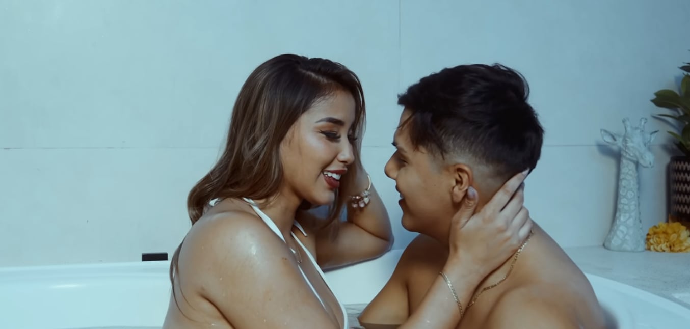 Chechito y Xiomy Kanashiro en un jacuzzi como parte de las escenas del videoclip 'Chica Mentirosa'.