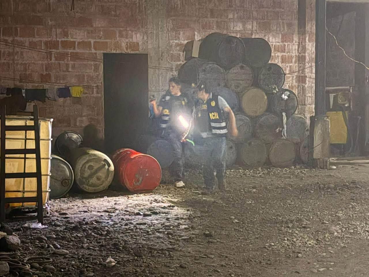 Detienen a policías y a exfiscal por presuntamente integrar red de minería ilegal. Foto: Difusión