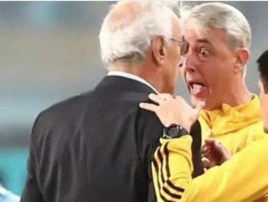 Entrenadores de Cristal y la 'U' dejaron una mala imagen en el empate de sus equipos