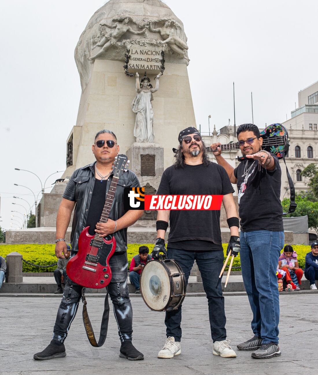 DCNfreno toca rock del bueno en plena vía pública y pone a 'poguear' a muchos. Foto: Fernando Sangama / Trome.