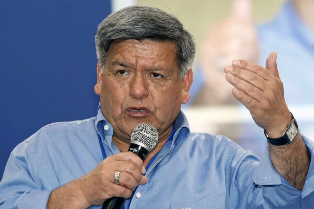 César Acuña no irá a prisión, pero deberá hacer el pago de más de 97 mil soles al hijo de la fallecida docente.