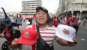 Conoce al ‘Chavo del 8′ que se recursea vendiendo gorros en Mesa Redonda