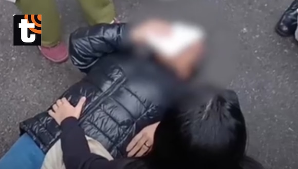 TROME - Abuelita termina en ambulancia tras caer durante aglomeración en la avenida Brasil