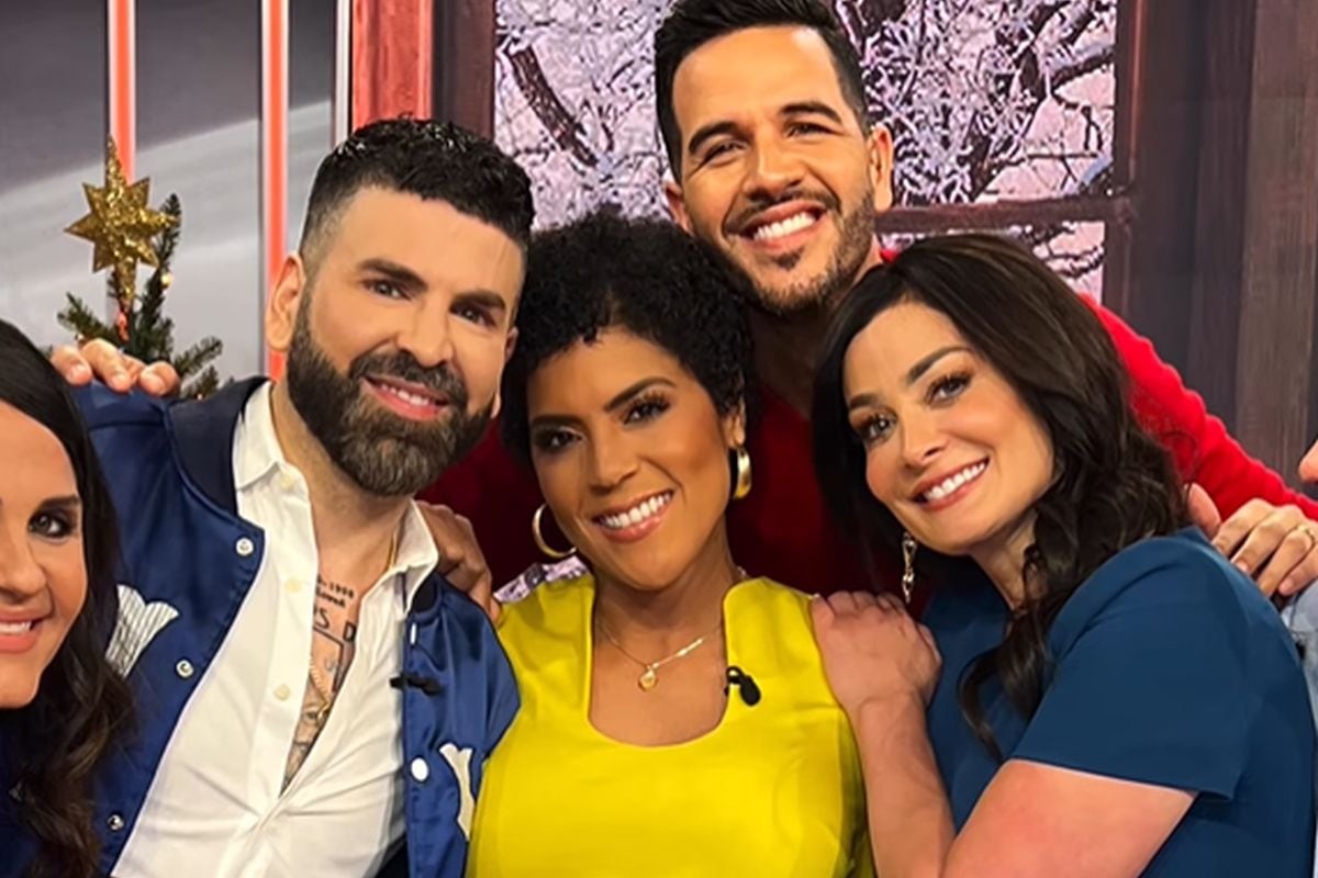 Francisca Lachapel junto a sus compañeros el día que se cortó el cabello (Foto: Dayanara Torres / Instagram)