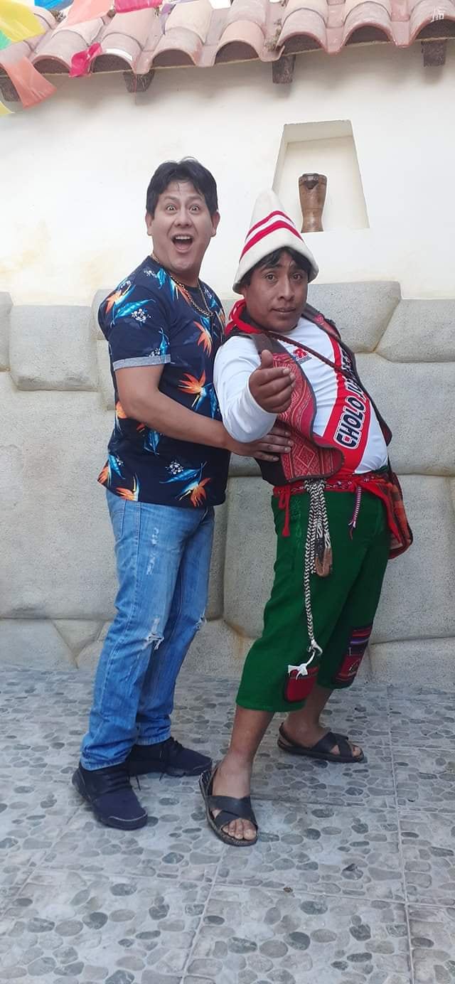 ‘El Cholo Juanito’ y ‘Richard Douglas’: De vender turrones en las calles a convertirse en estrellas de YouTube y ser amigos de Evo Morales