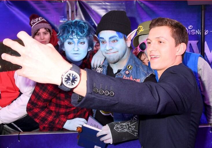 El novio de Zendaya luciendo su Patek Phillipe Aquanaut (Foto: DAVE J. HOGAN)