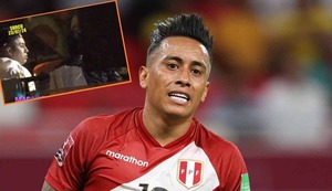 Ampayan a Christian Cueva tomando, fumando y haciendo pipí en cancha de fulbito