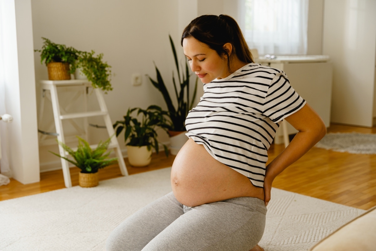 Hidratación, alimentación y constancia son claves para reducir el riesgo de estrías en esta etapa. Foto: Istock.